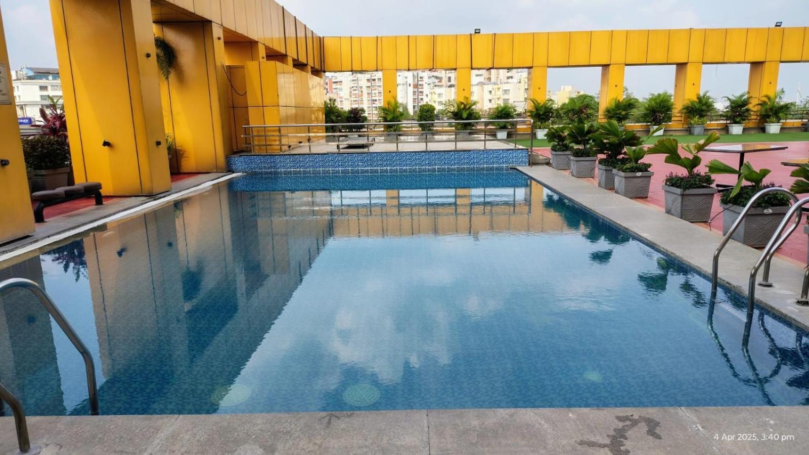 Hotel The Plaza Hyderabad Exterior foto